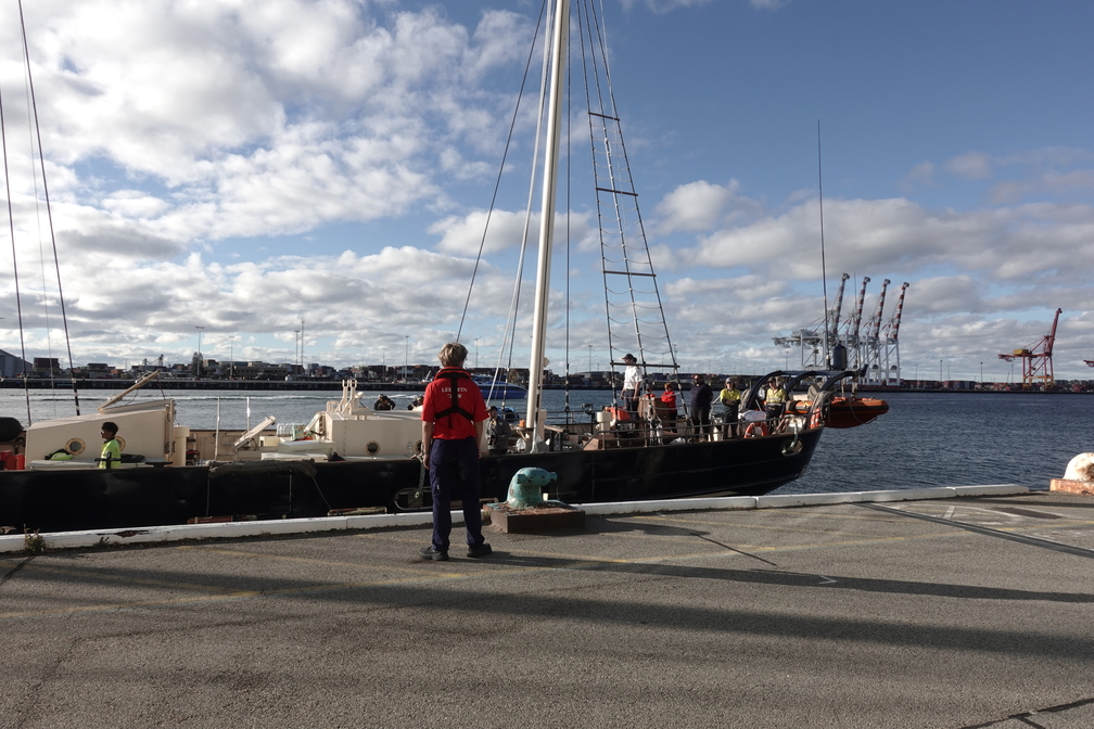 Leeuwin staff member preparing for the ship to berth