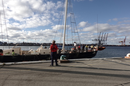 Leeuwin staff member preparing for the ship to berth
