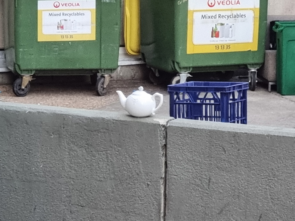Where's ya teapot bin?