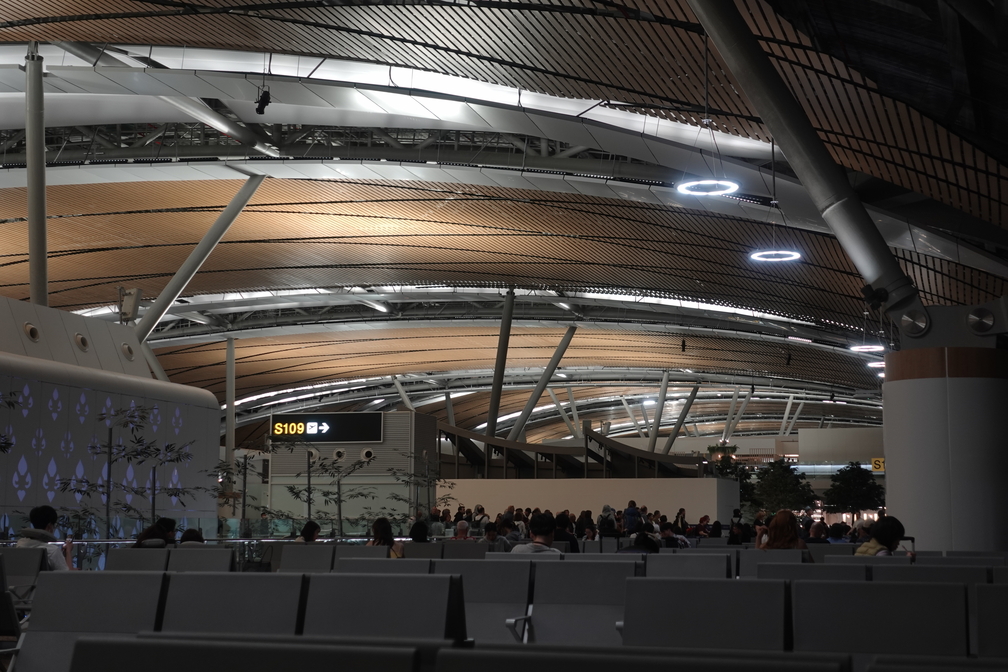 Bangkok airport ceiling